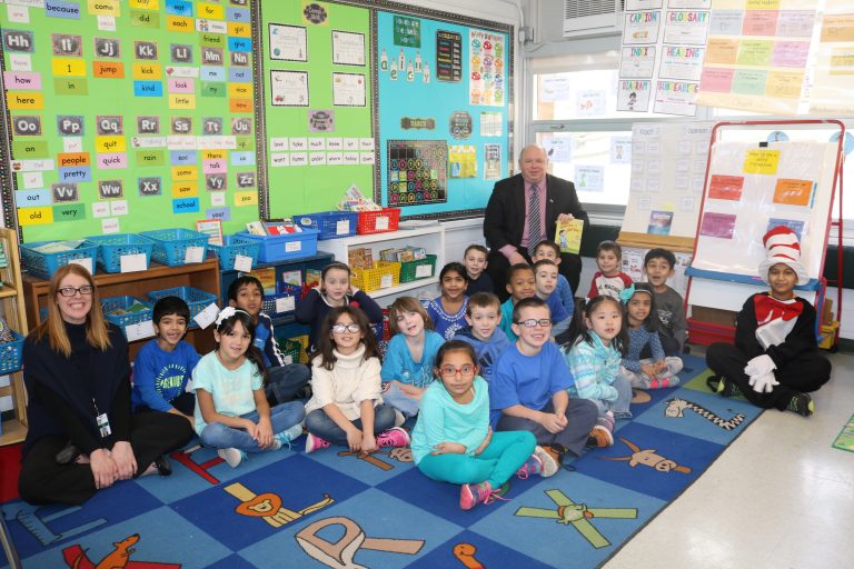Mayor Barberio celebrates National Read Across America Day at Mt. Tabor